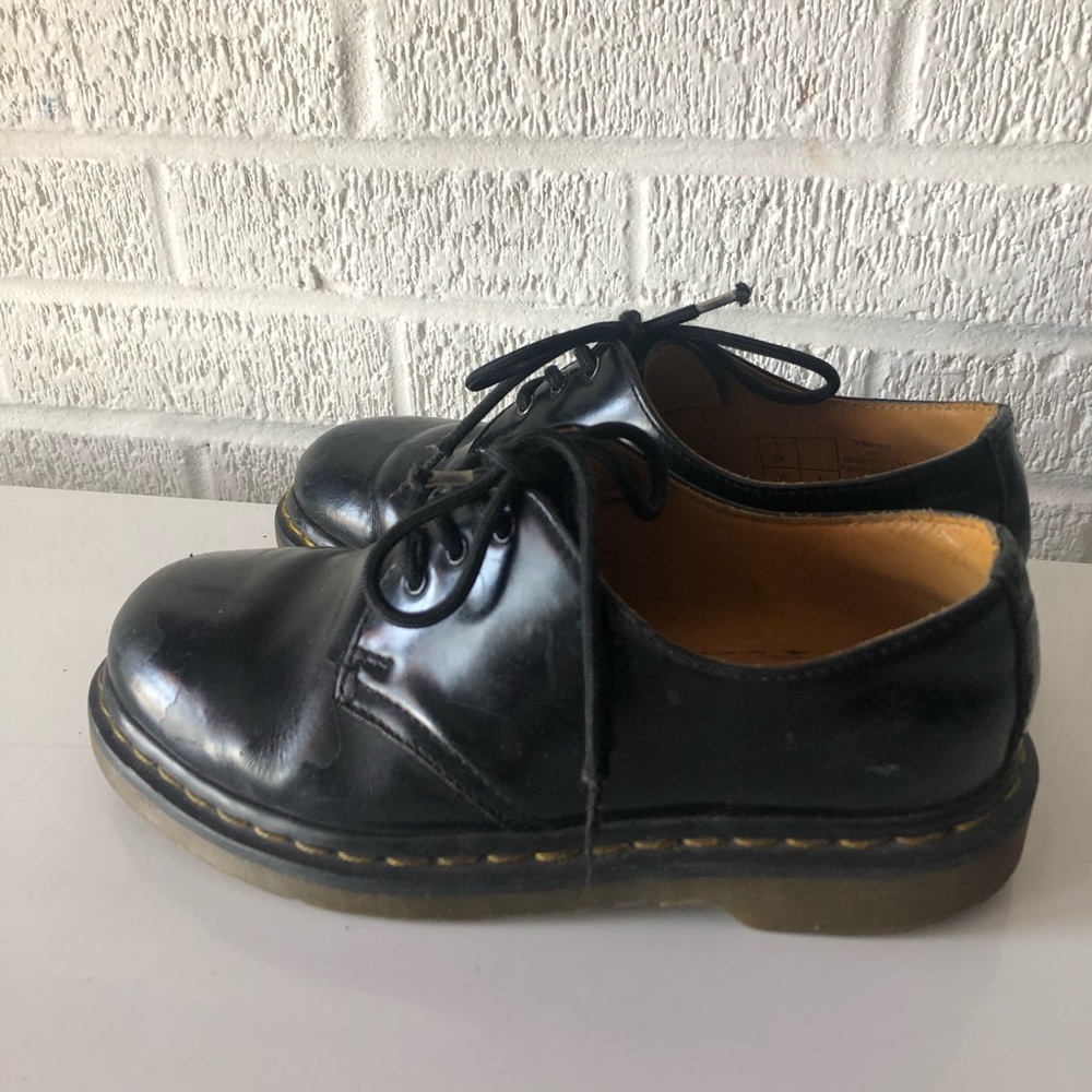 Doc Martens oxfords US 5 (Fits like a 6 )